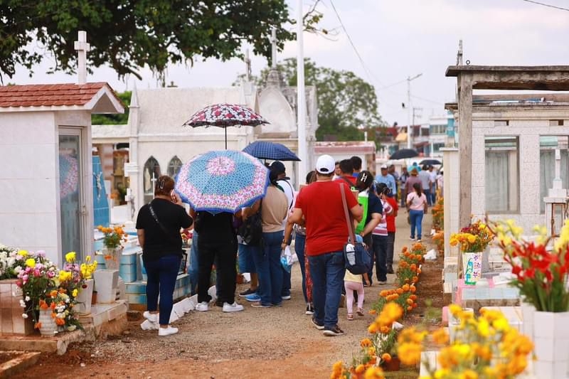 Acudieron 37 mil 615 visitantes a panteones municipales; la mayor cifra desde hace 3 años