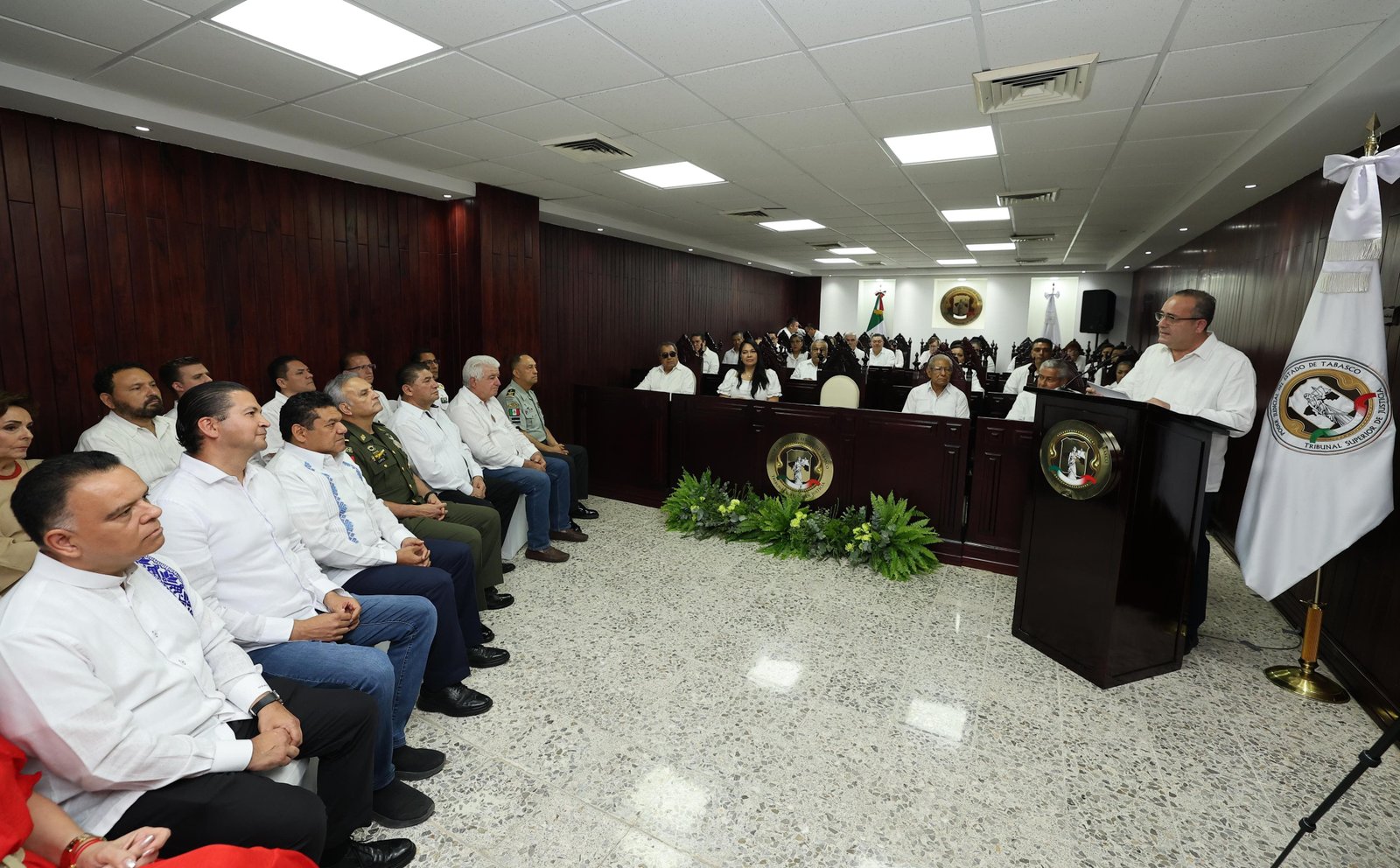 Asiste el Gobernador al informe  del Tribunal Superior de Justicia