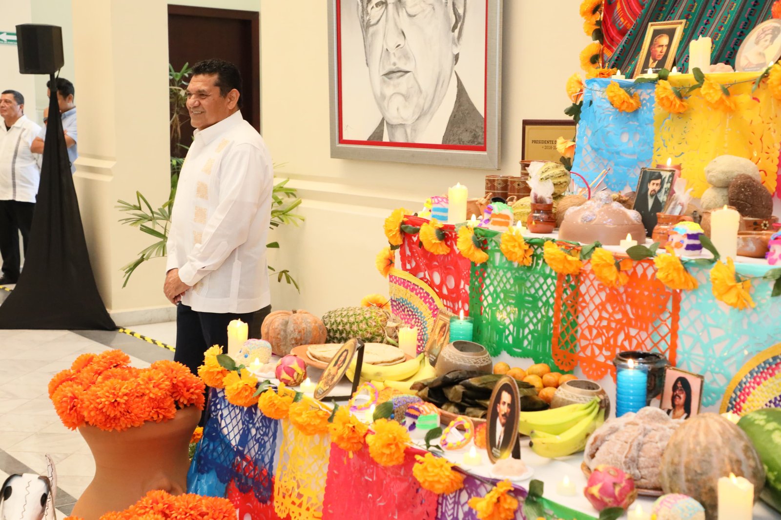 "Los seres humanos que se adelantaron, nunca se fueron, están con nosotros y nos inspiran a seguir adelante", asegura Javier May