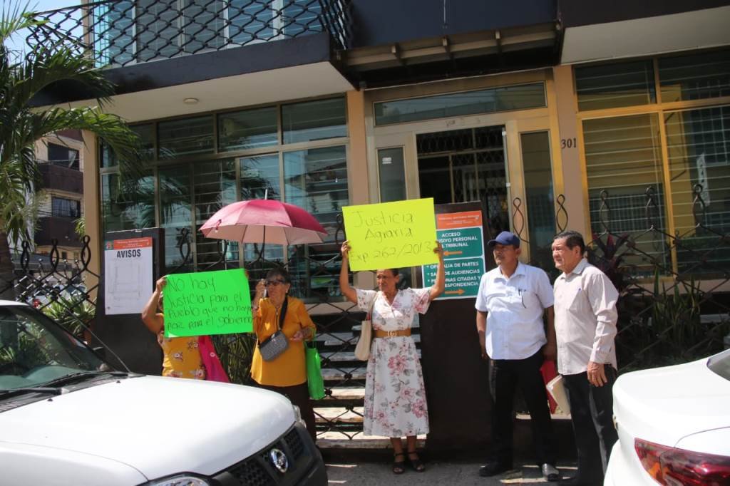 Ejidatarios de Centro exigen a Pemex que pague afectaciones  