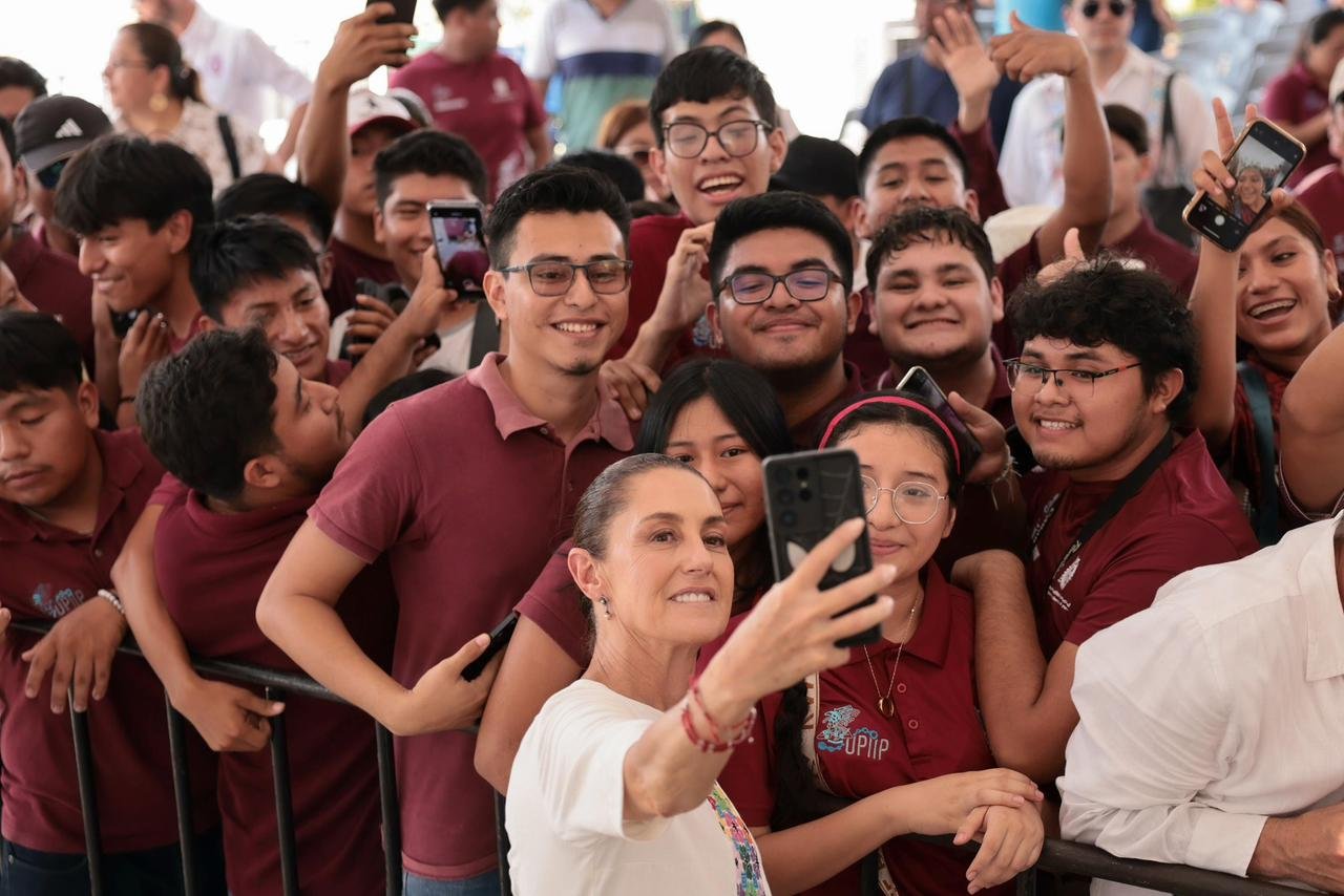 Beca Gertrudis Bocanegra llegará a 56 mil universitarios en Chiapas