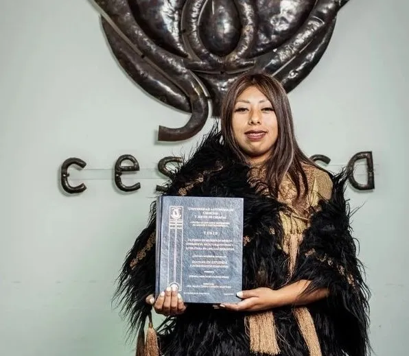 Susi Bentzulul obtiene doctorado en estudios de género