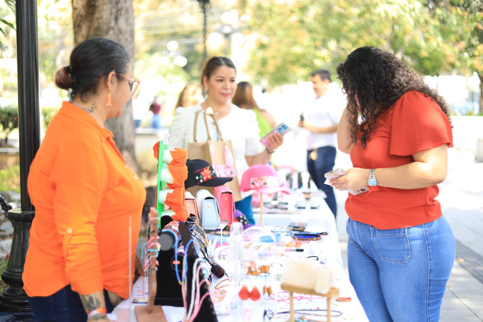 IEM estrena "Mercadita" para apoyar a mujeres emprendedoras