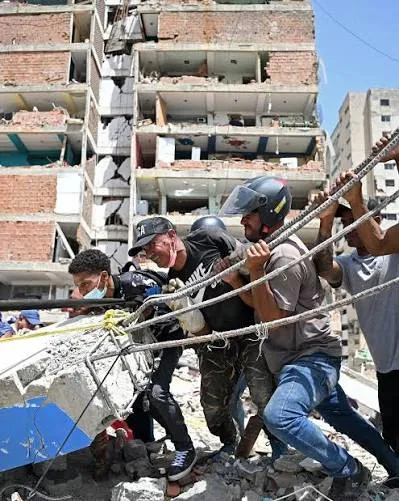 Terremotos en Venezuela dejan 1,450 muertos y 50 mil desaparecidos, el tiempo se acaba