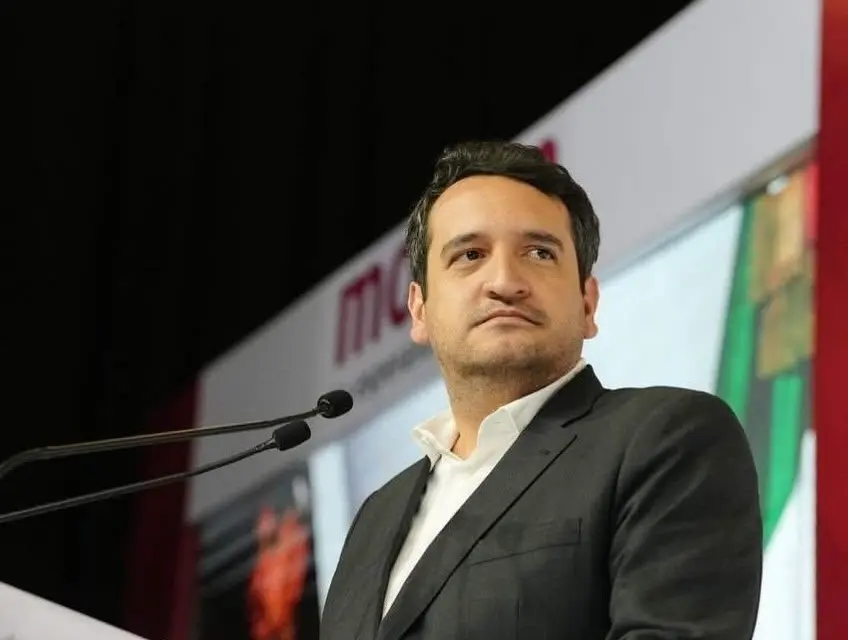 EU cancela visa a hijo de AMLO; él acusa "fobia conservadora" contra Morena