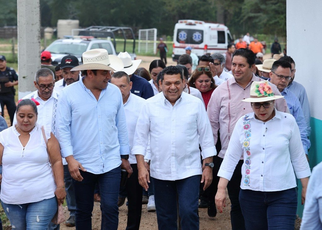 Anuncia Javier May obras de justicia social para comunidades olvidadas  