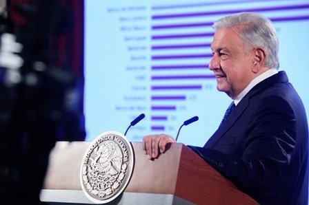 AMLO: No habrá carpetazo a casos Ayotzinapa y tragedias mineras