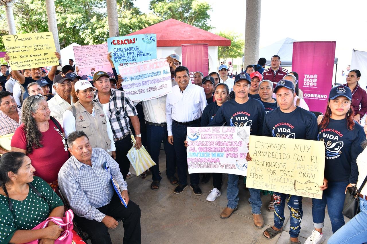 Gobernador Javier May acerca servicios estatales a Boca de Chilapa