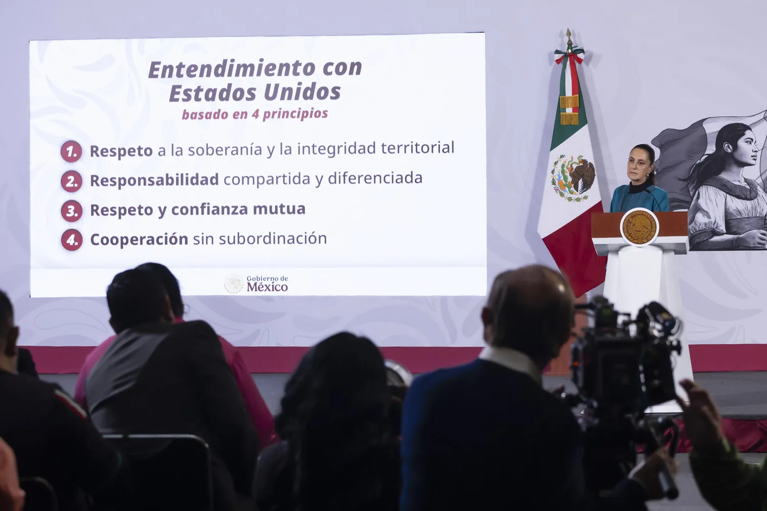 Investigarán en México posible injerencia por aeronave del FBI