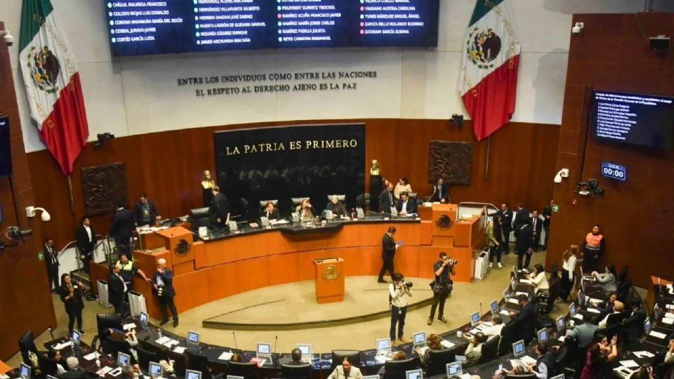 Senado avala jornada laboral de 40 horas