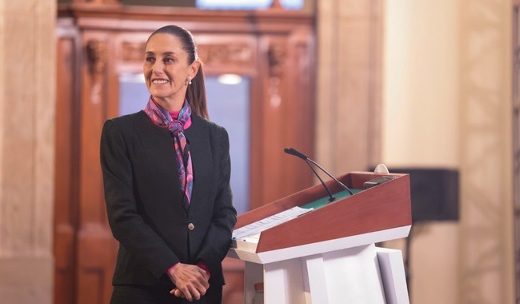 Sheinbaum: Con 16 reformas, devolvimos el sentido social a la Constitución