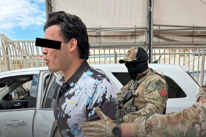 A Chávez Jr.se le impusieron medidas estrictas, entre ellas la obligación de no salir del país y presentarse periódicamente ante las autoridades.