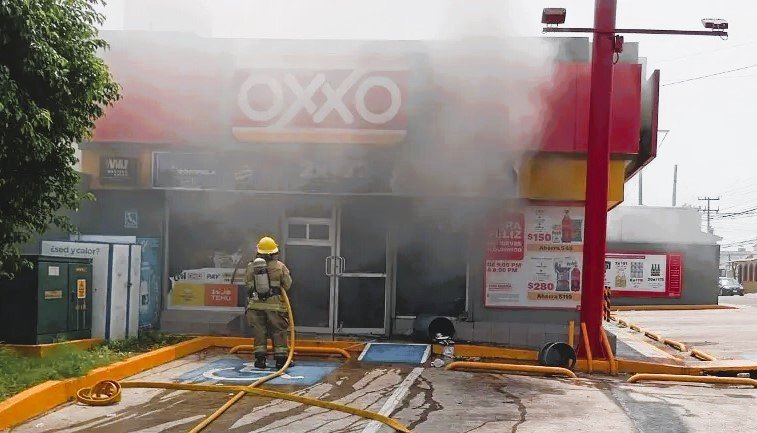 Disturbios en Villahermosa: incendian OXXO y tiran ponchallantas