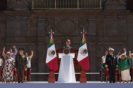 Claudia habla de EU y soberanía, en su primer mitin como Presidenta