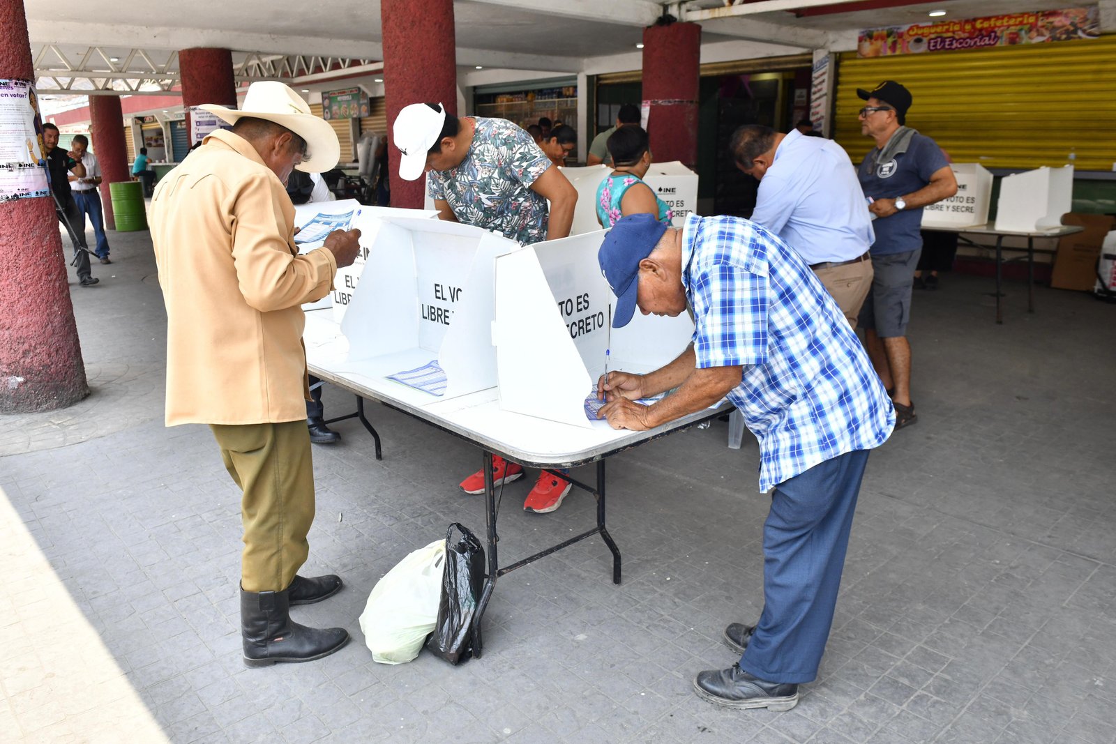 Javier May: Jornada electoral histórica se vivió sin incidentes
