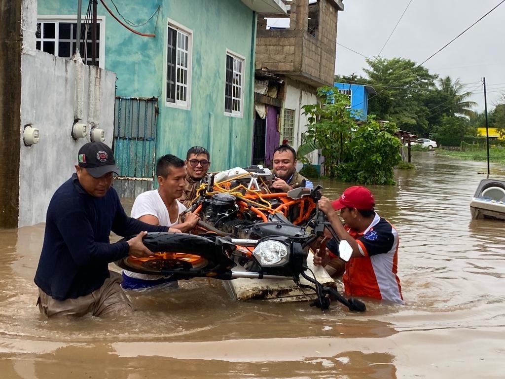 Garantiza Pemex abasto de combustibles en zonas afectadas por intensas lluvias