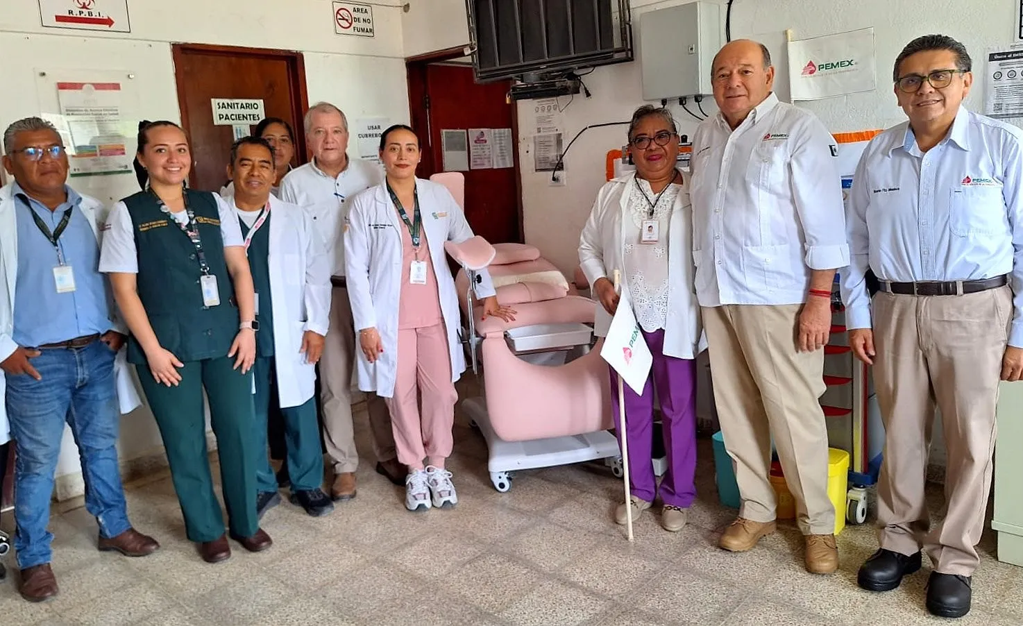 Entrega Pemex equipamiento médico en Huimanguillo