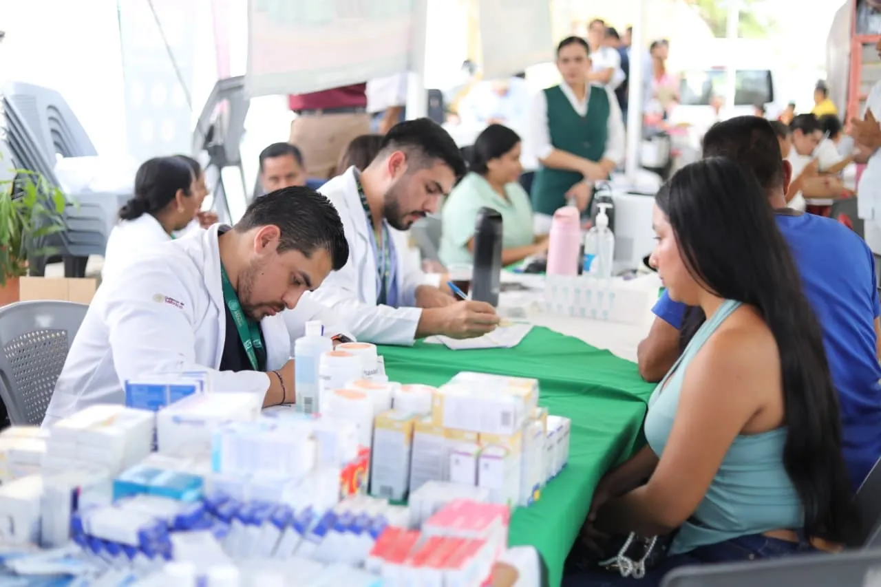 Jalapa acumula 142 mdp en obra pública; Salud anuncia 2 mil cirugías de cataratas gratis