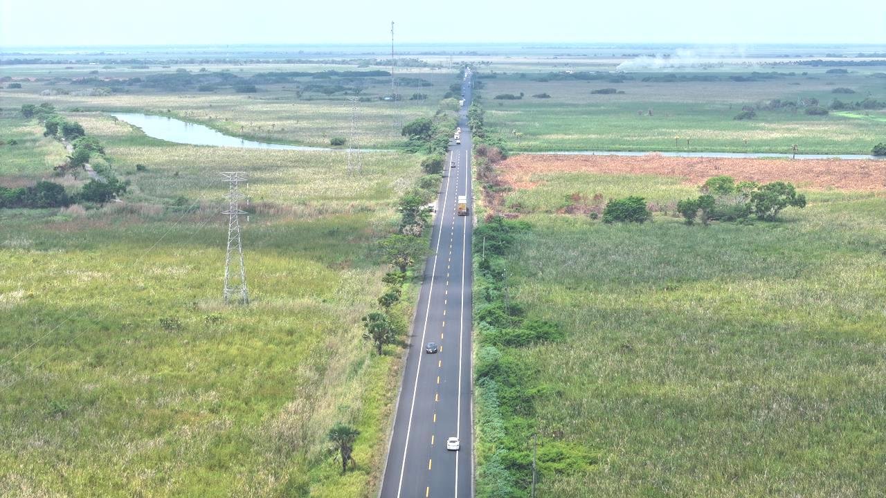 Avanza rehabilitación de carreteras a Teapa y Centla
