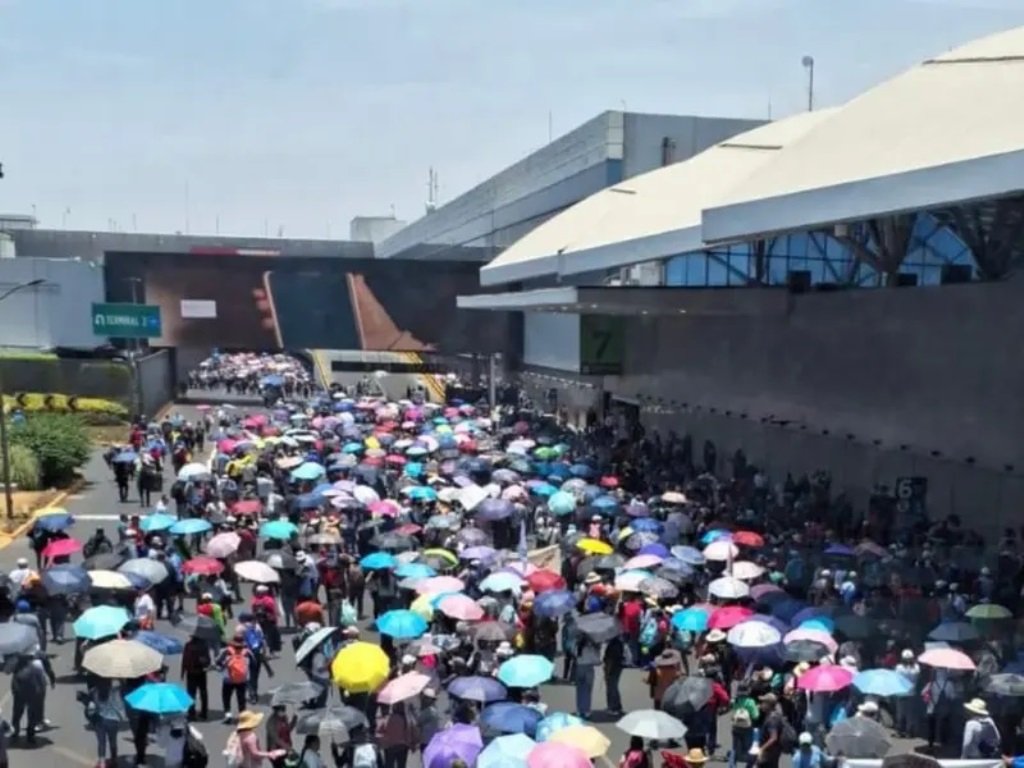 CNTE intensifica protestas y tensa diálogo en CDMX