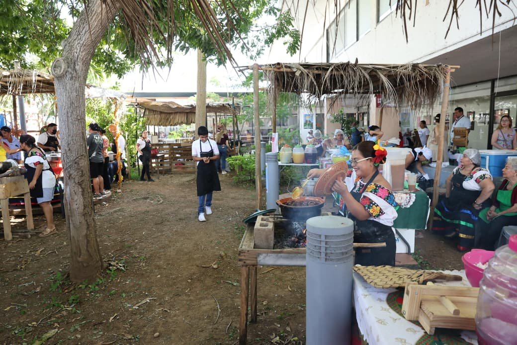 FECCI 2025 enciende el espíritu navideño con arte, sabor y tradición