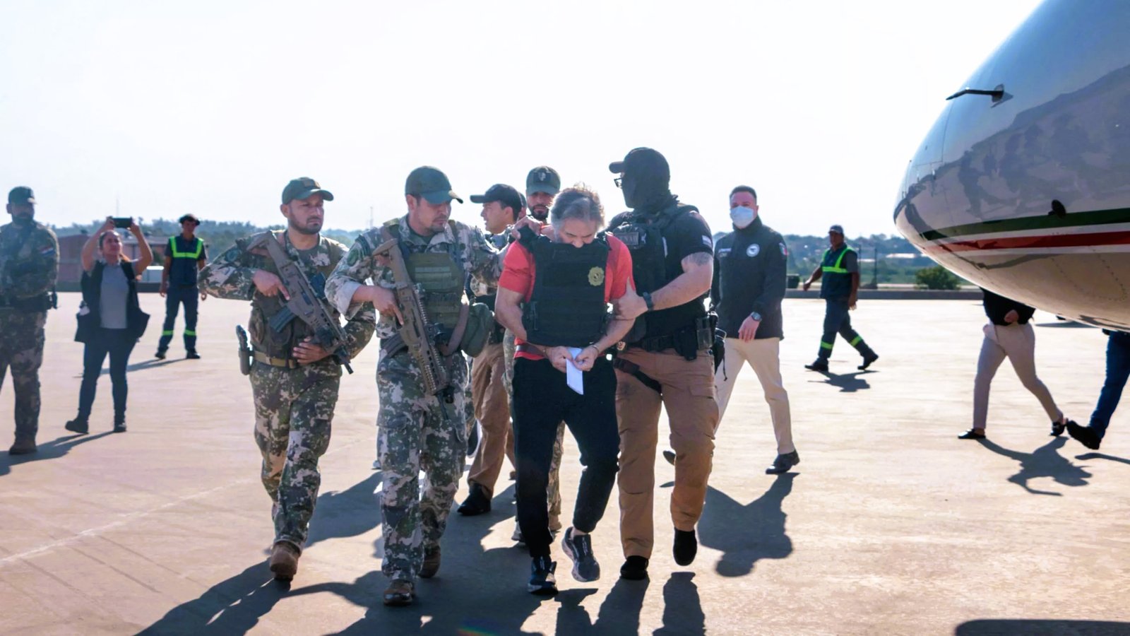 Bermúdez Requena  llega a México; será llevado a "El Altiplano"