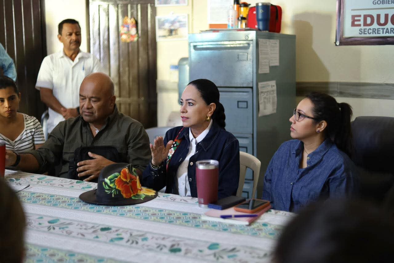 Atienden Pemex y Gobierno inquietudes de escuelas junto a la Refinería