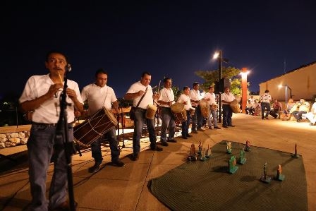 Con cuenta cuentos y exhibición de artesanías se apropia el pueblo del nuevo malecón de Villahermosa