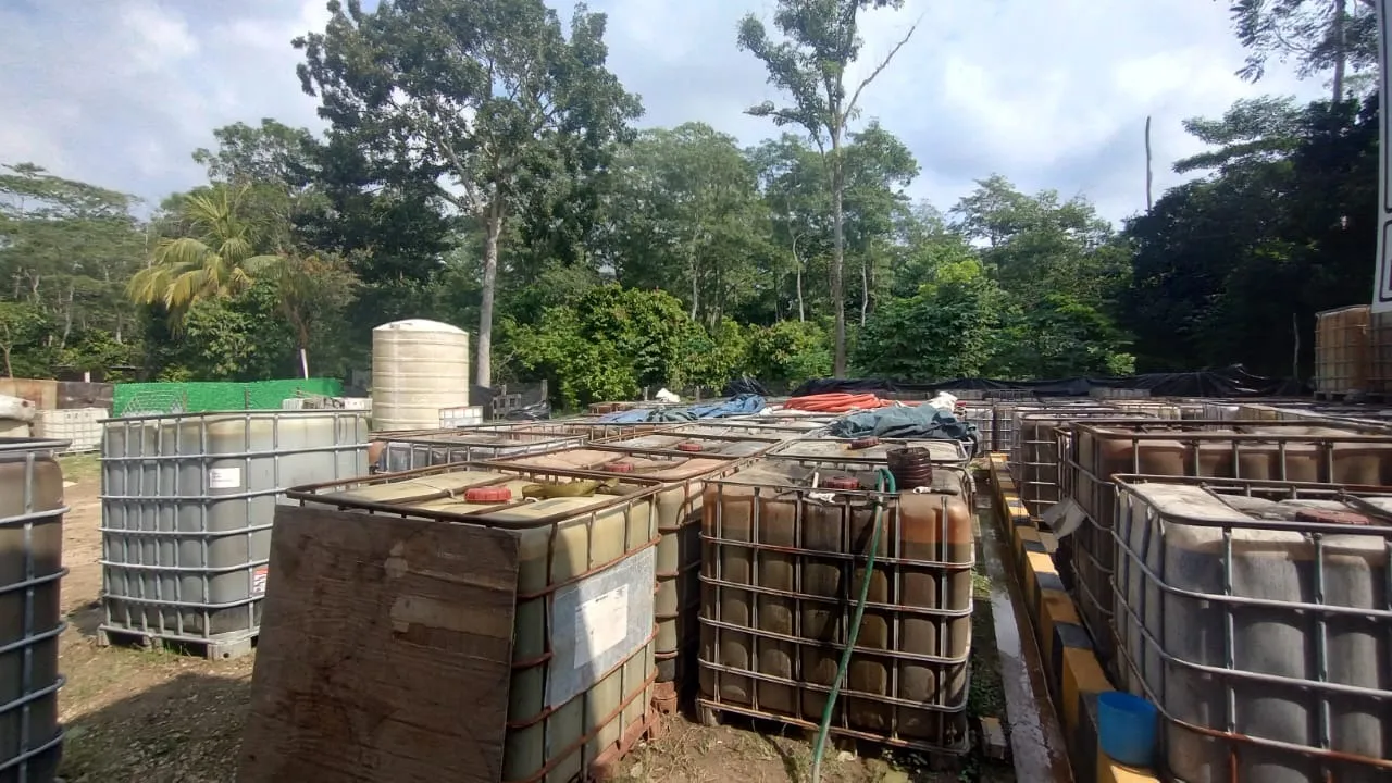 Golpe al huachicol: FGR asegura 70 mil litros en Jalpa de Méndez