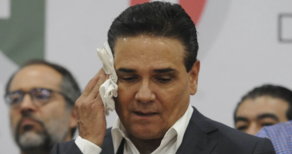 Ficha roja contra Silvano Aureoles por homicidio y tortura
