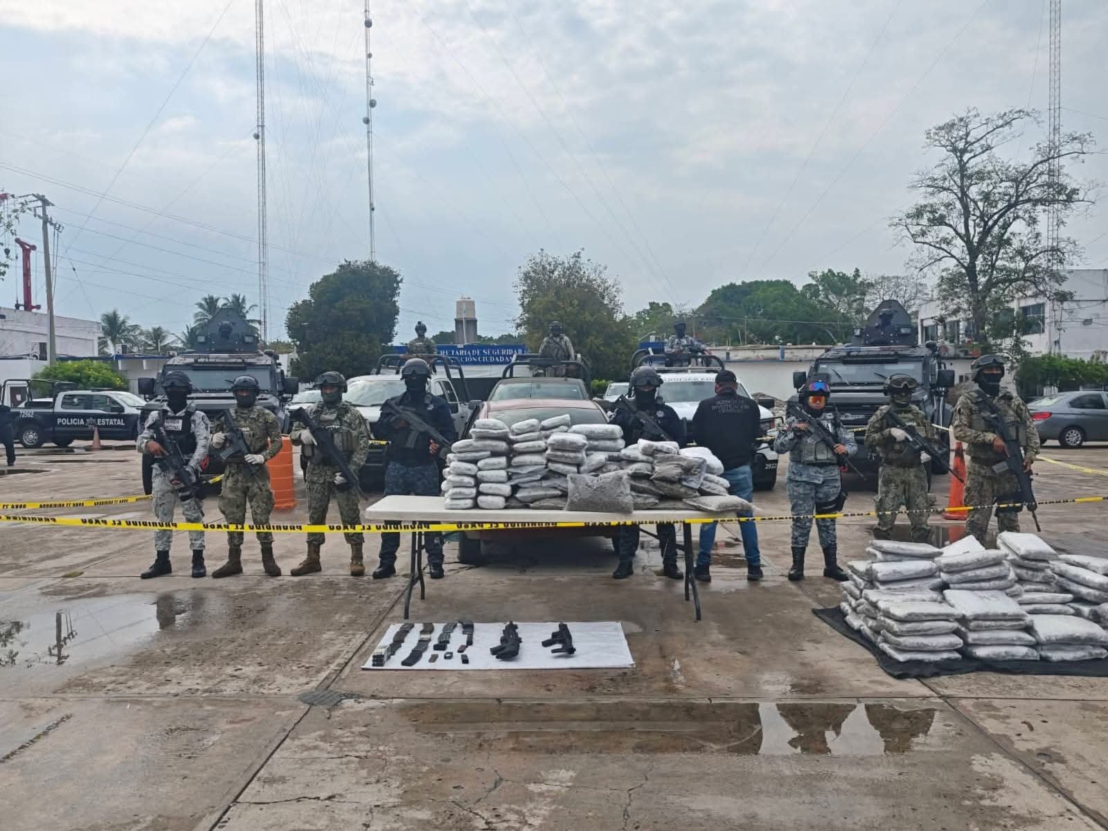 Aseguran droga y armas cerca de Plaza Sendero
