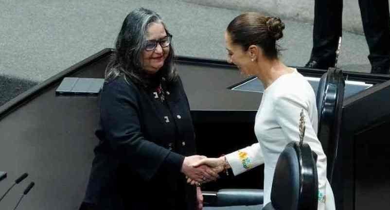 Claudia extendió la mano a la Ministra PresidentaPero en el discurso la tundió