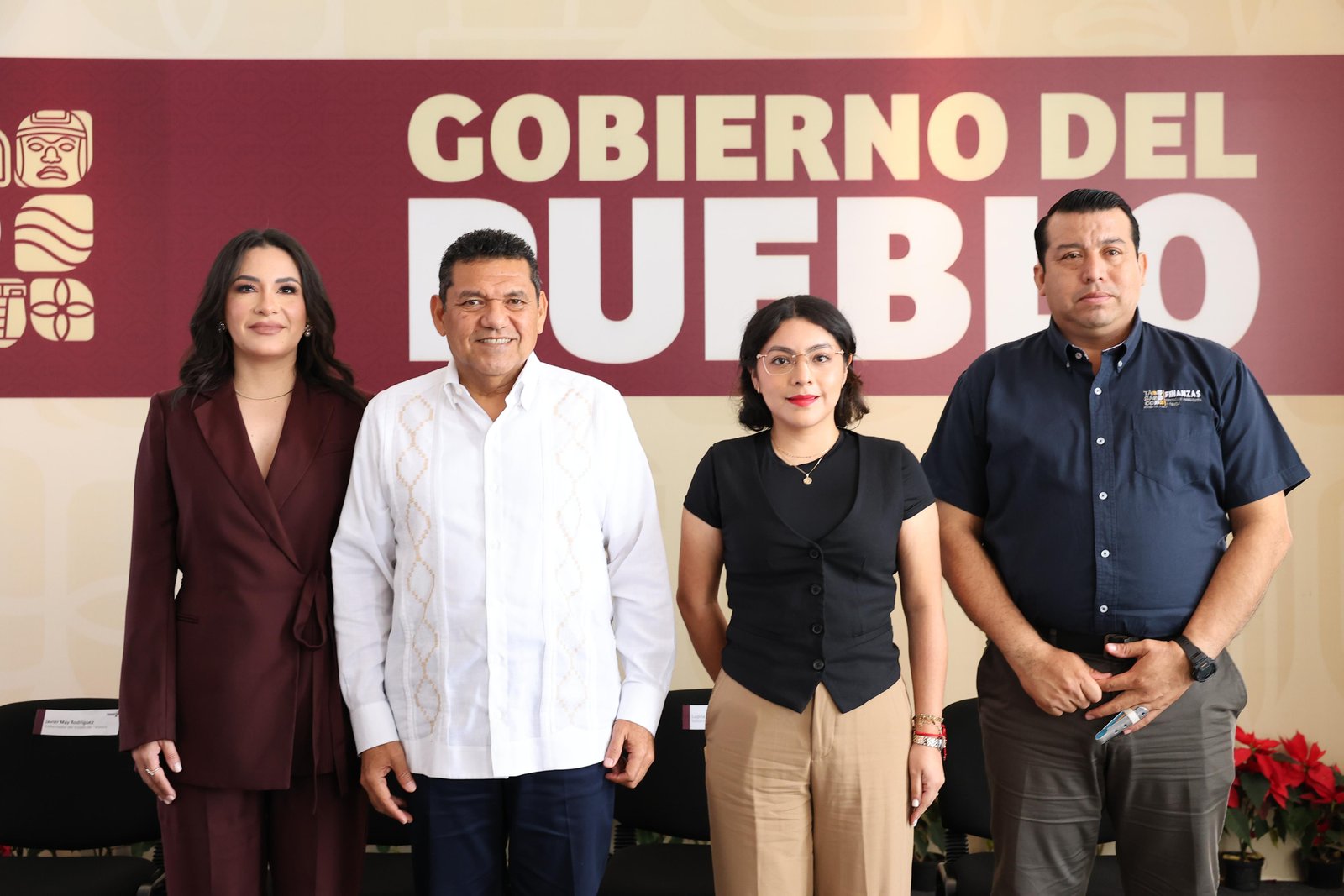 Javier May entrega finanzas sanas en 2025 y nombra a Talina Ferrer en la SAF