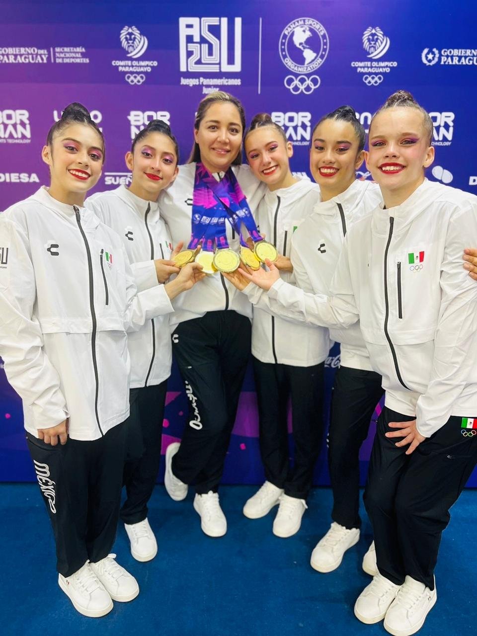 La entrenadora nacional del equipo histórico de gimnasia rítmica Citlaly Quintá, de la cual forma parte sustancial la tabasqueña, potencial Premio Estatal del Deporte