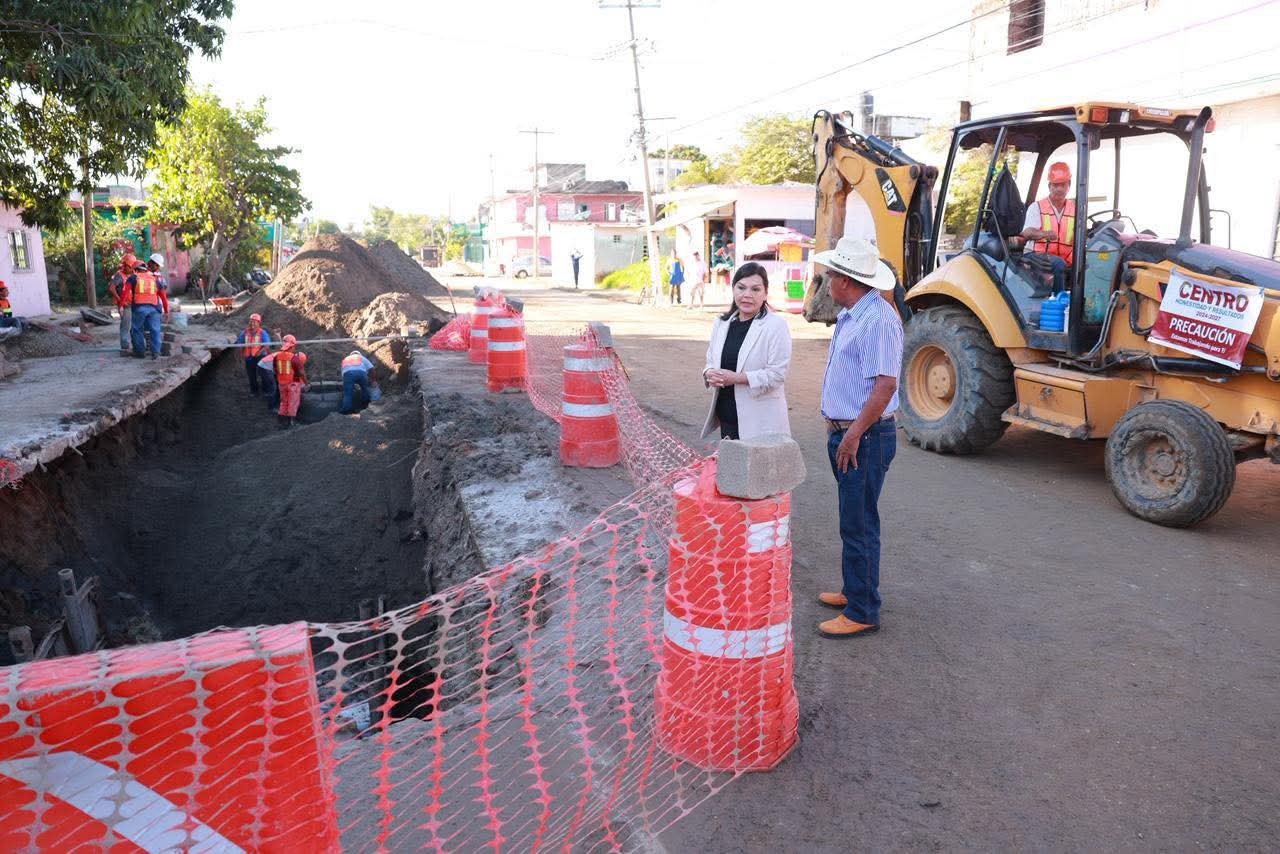 Supervisa Yolanda Osuna nuevo colector sanitario en la Miguel Hidalgo