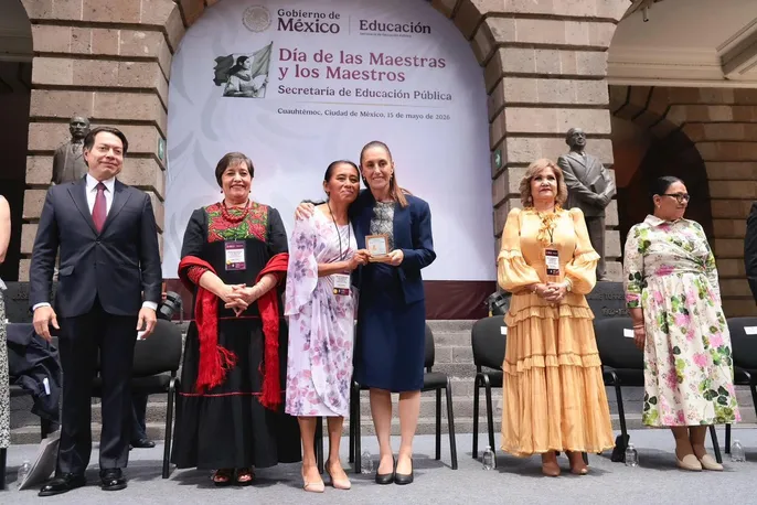Aumento salarial de 9% para maestros en México