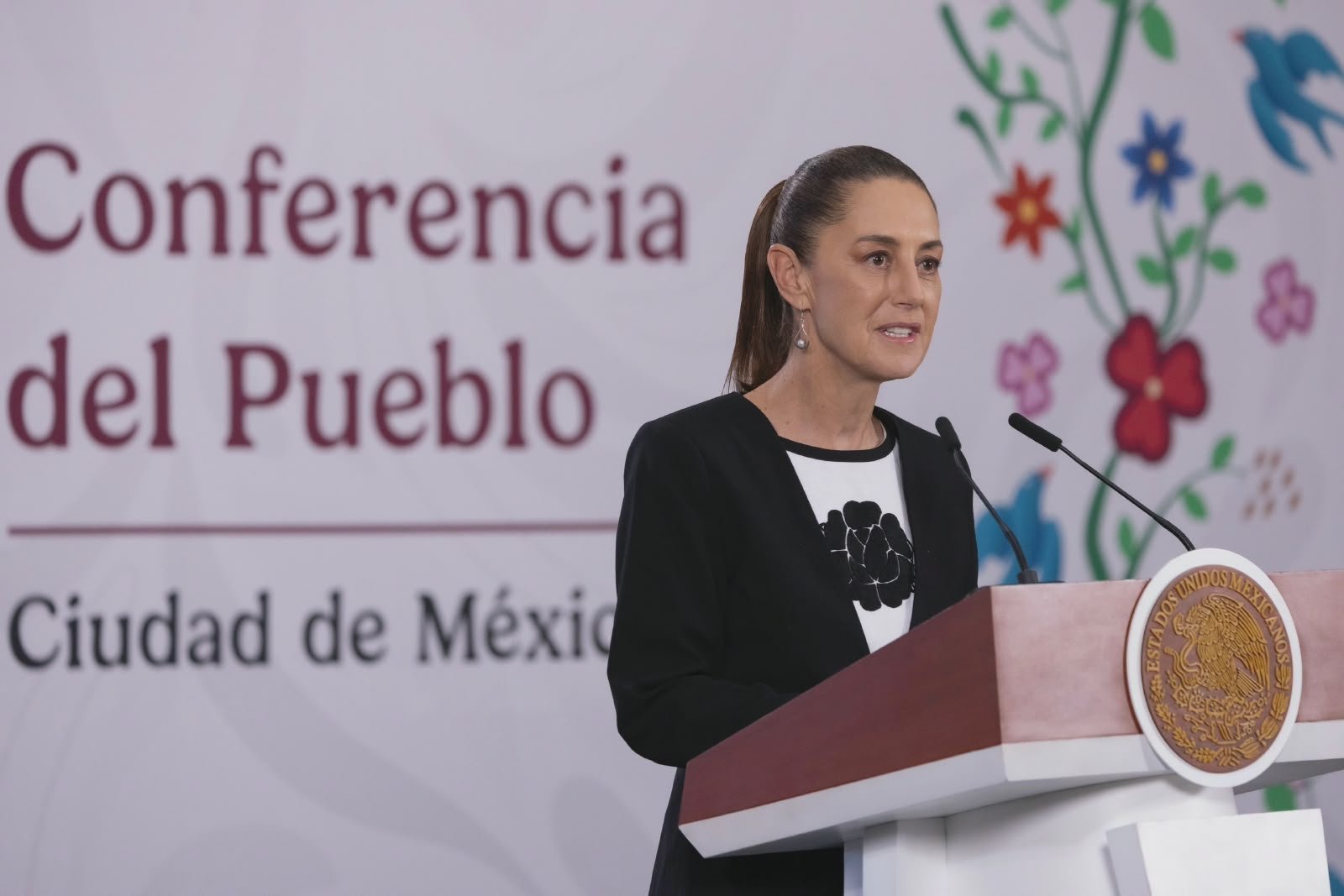 Sheinbaum niega uso político de consulados de México en EU