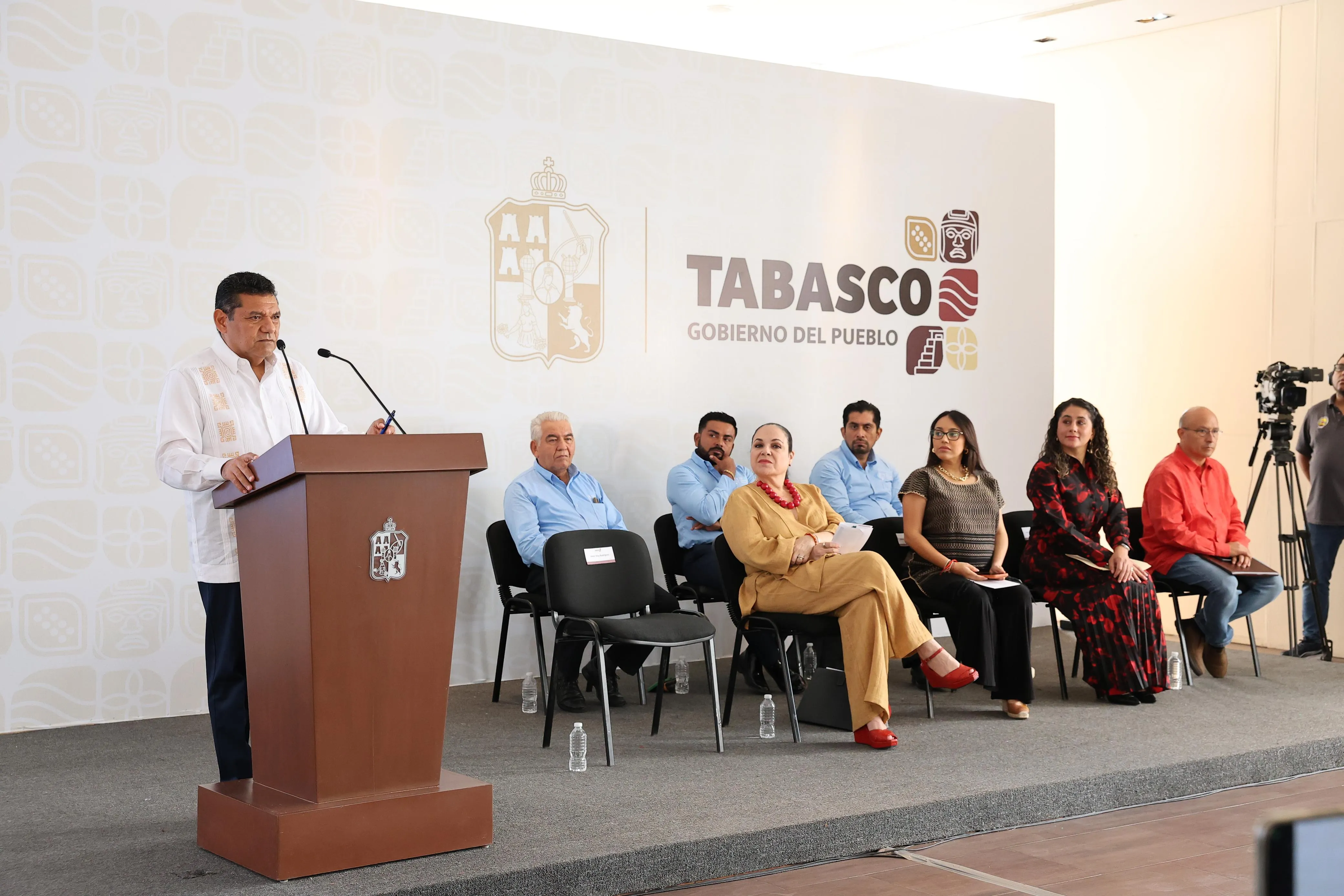 Suministro eléctrico en Tabasco se recupera al 98% tras fallas: Javier May