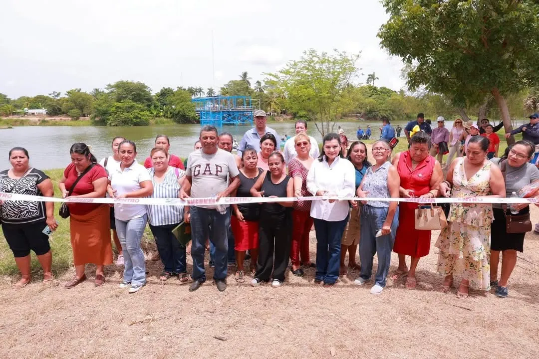 Reparan línea de agua potable en ranchería Aztlán 4ª sección, Tabasco