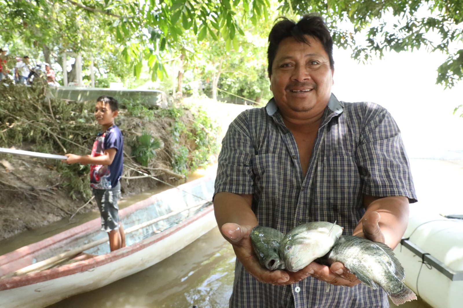 Pescando Vida fortalece la economía y genera unión familiar, indican beneficiarios en Jonuta