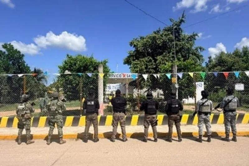 FGR desmantela dos gasolineras clandestinas y detiene a una persona en Balancán