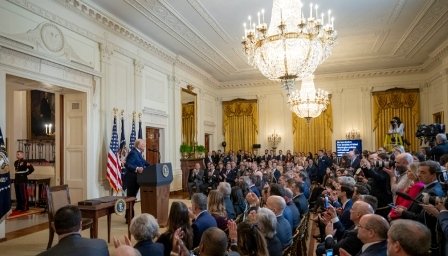 “Es un error, mister...”Trump recibe reclamos del comercio, la manufactura y fabricas poderosas de EU