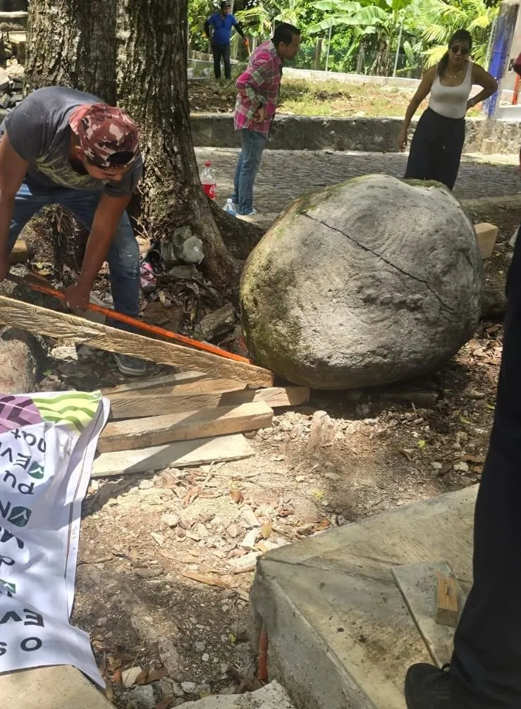 Nuevo petroglifo enriquece el Museo Municipal de Teapa