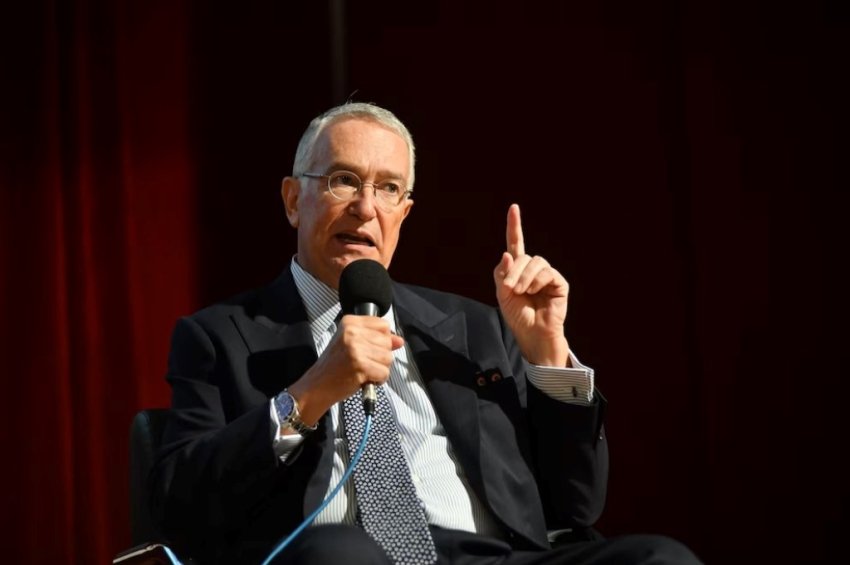 Ricardo Salinas adula a Milei y arremete contra Sheinbaum por llamarlo “evasor”