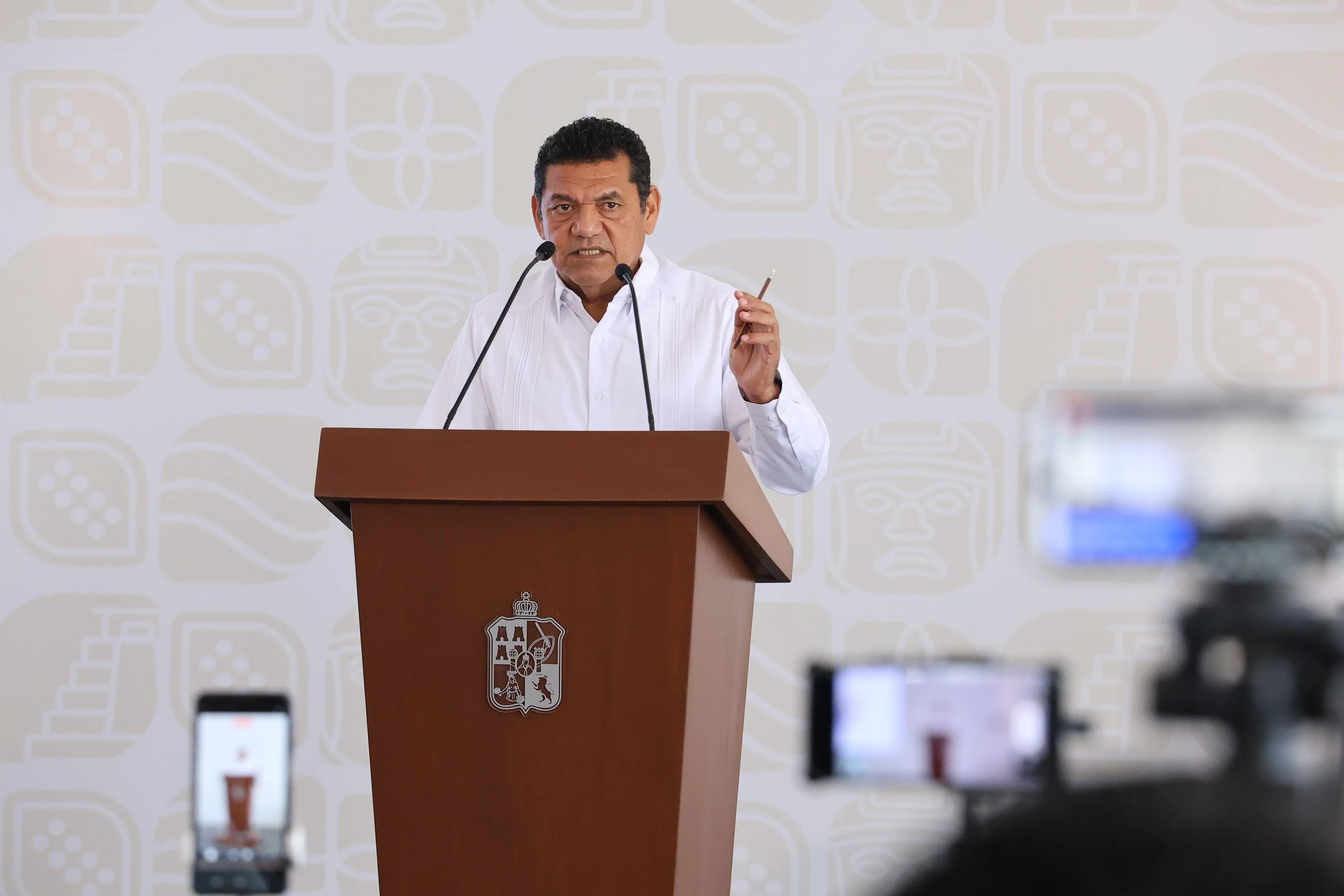 May supervisará obras, entregará 300 viviendas y hará audiencias en Huimanguillo y Centro