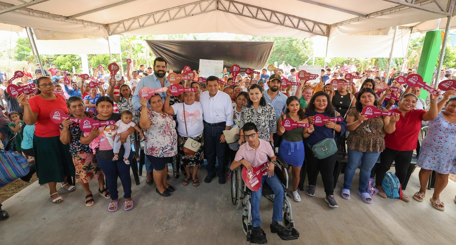 Justicia social en Centro: Javier May entrega 100 Viviendas para el Bienestar