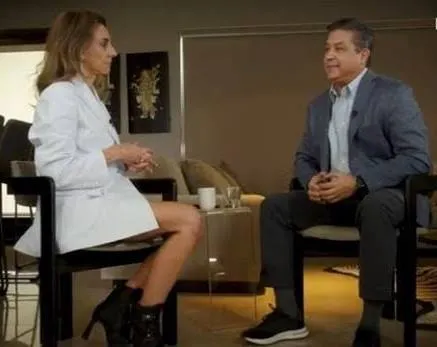 Critican a Lourdes Mendoza por entrevista "a modo" a Cabeza de Vaca
