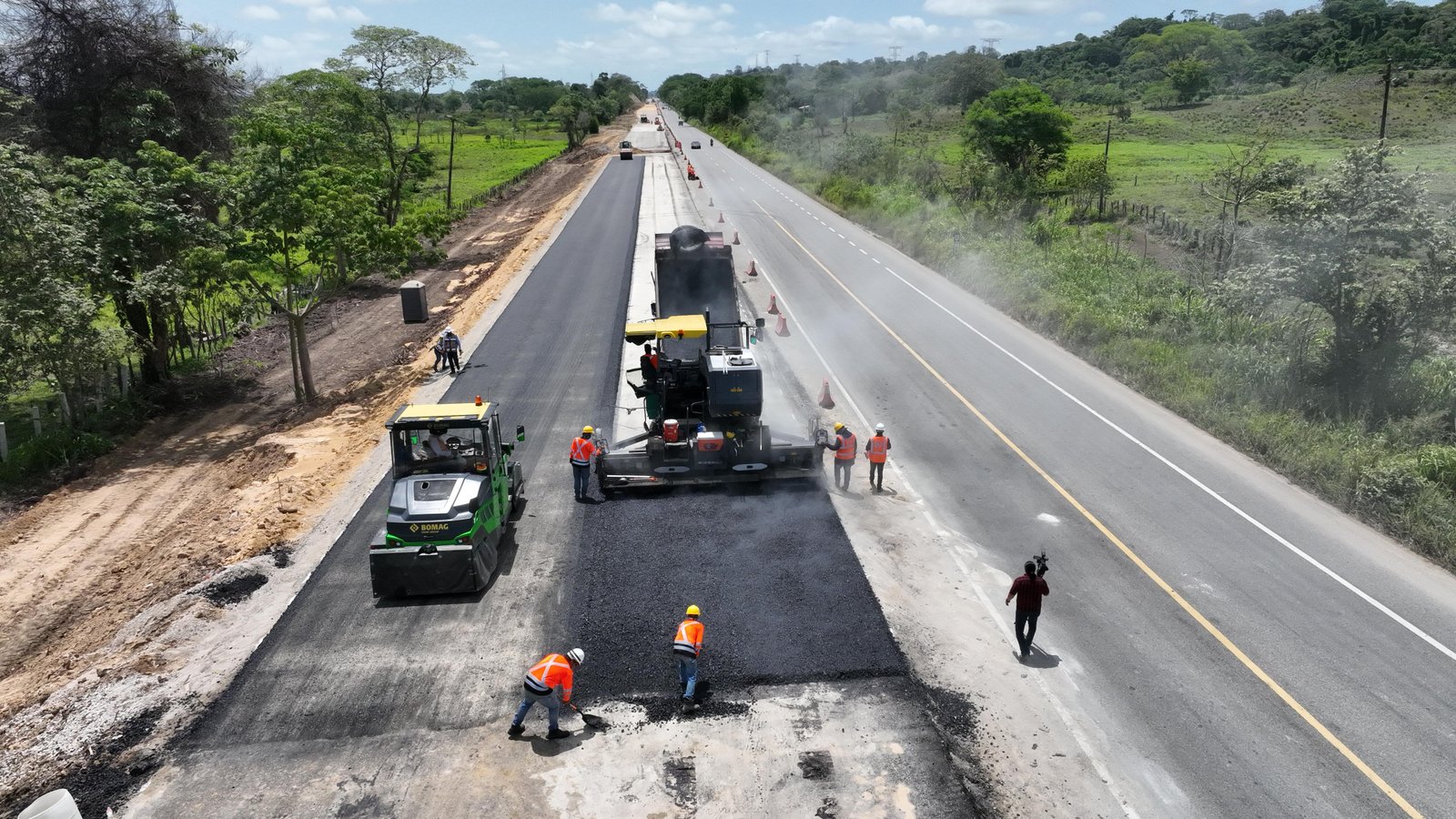 Mano de obra tabasqueña forma parte en ampliación de la vía Macuspana-Escárcega