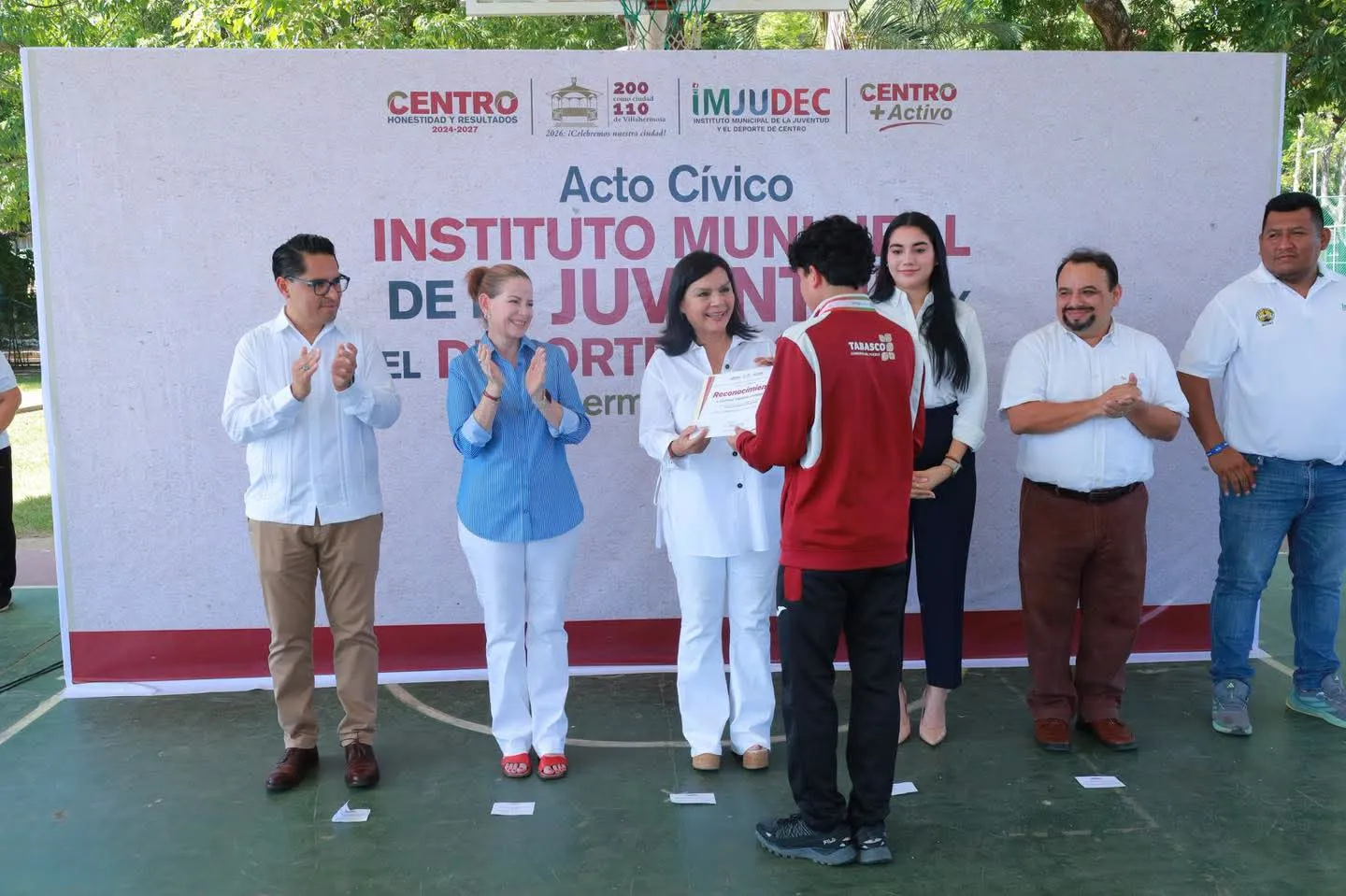 Reconocen en Centro a medallistas de Olimpiada Nacional CONADE