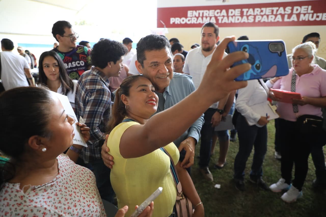 Cambios en el gabinete para mejorar gestión, afirma May